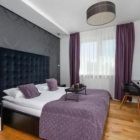 Excellent With Parking & Balcony By Renters Appartement
