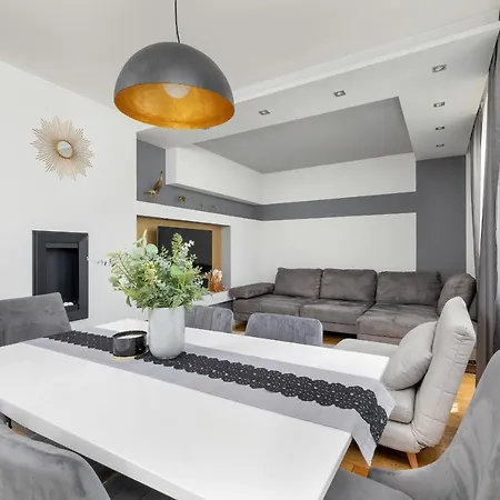 Excellent With Parking & Balcony By Renters Appartement *
