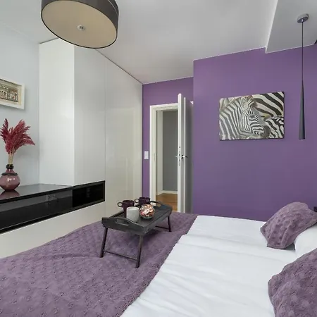 Excellent With Parking & Balcony By Renters Cracovie